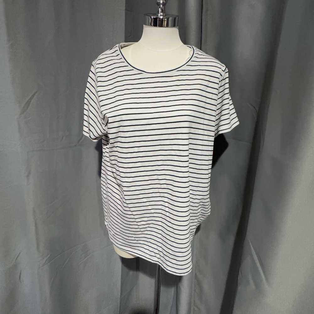 EVRI ladies stripped top size 1X